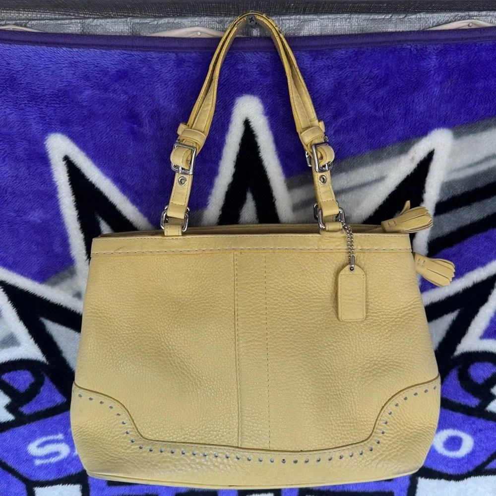 Coach  Distressed Pebbled Leather Satchel‎ Purse 12 X 9 X 4.5